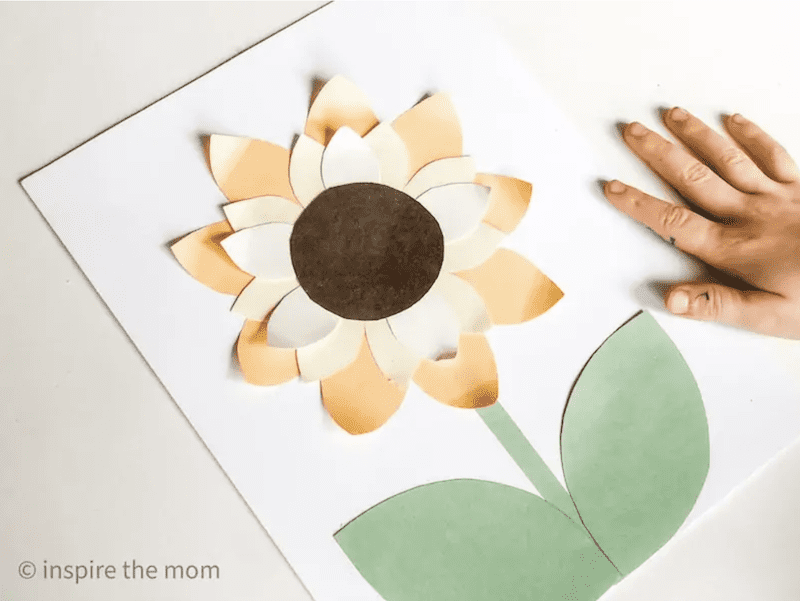 Screen free summer activities sunflower paper craft idea - inspire the mom